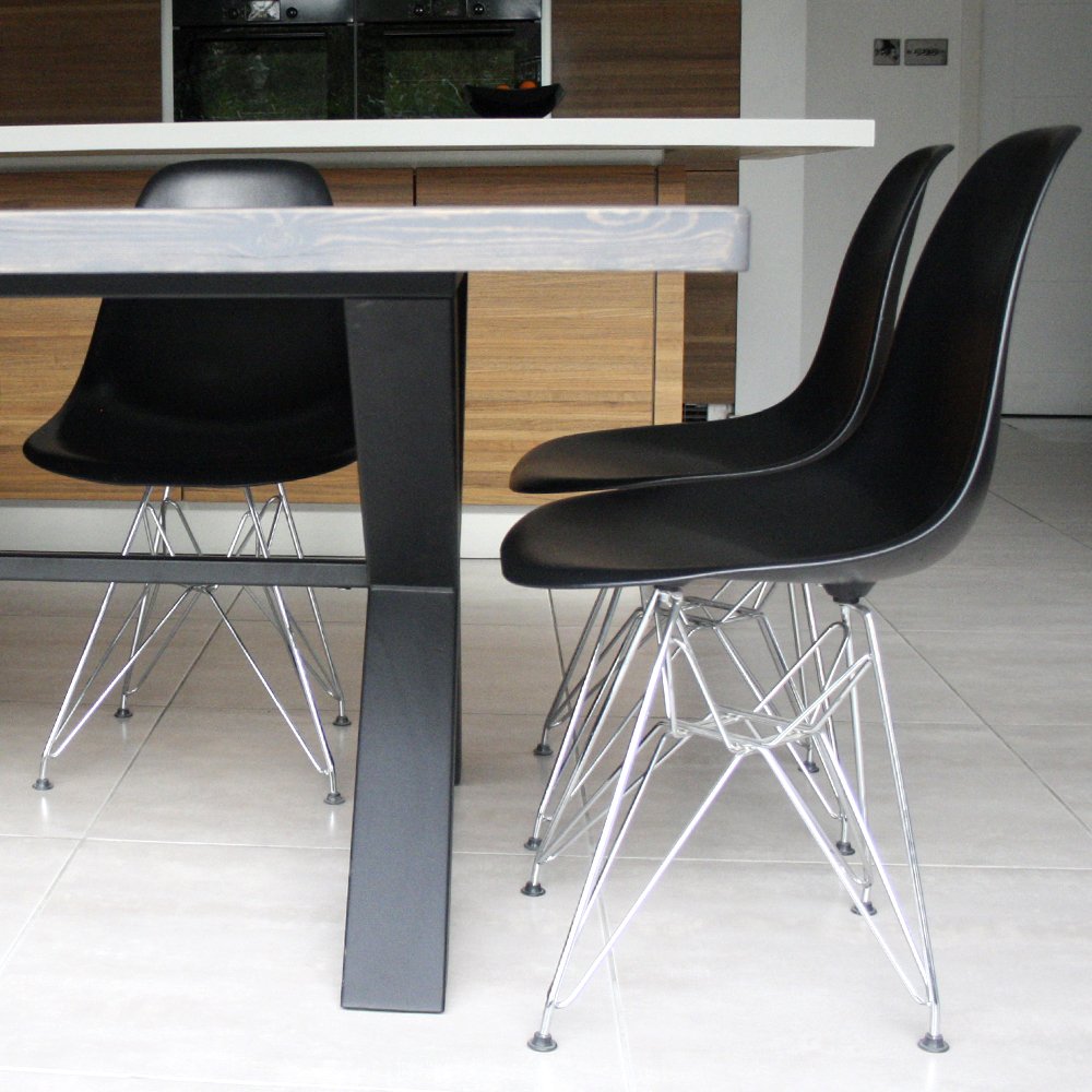 Cross table with overhang Cross table with overhang