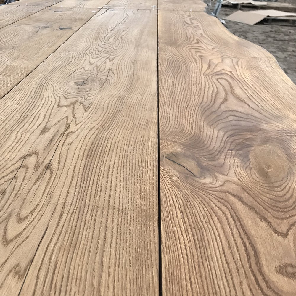 Oak table top with live edge Oak table top with live edge