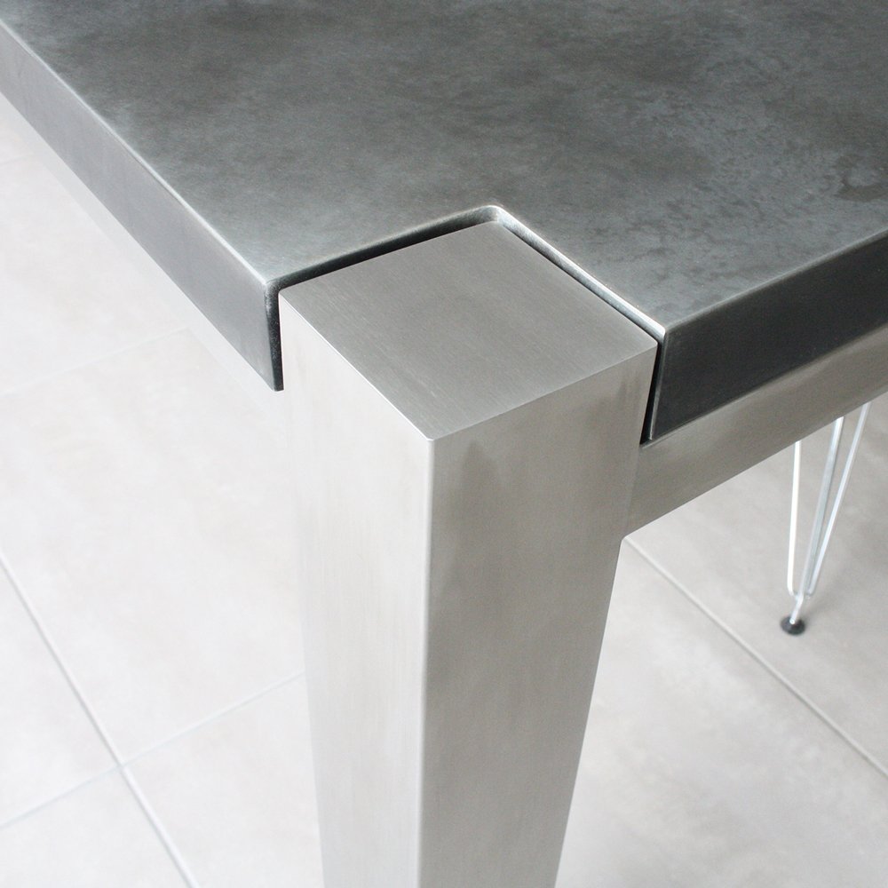 Trunk Zinc table Trunk Zinc table